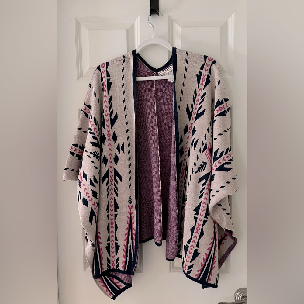 Flying Tomato Navy & Hot Pink Boho Aztec
Sweater Kimono Tan Southwest size M/L